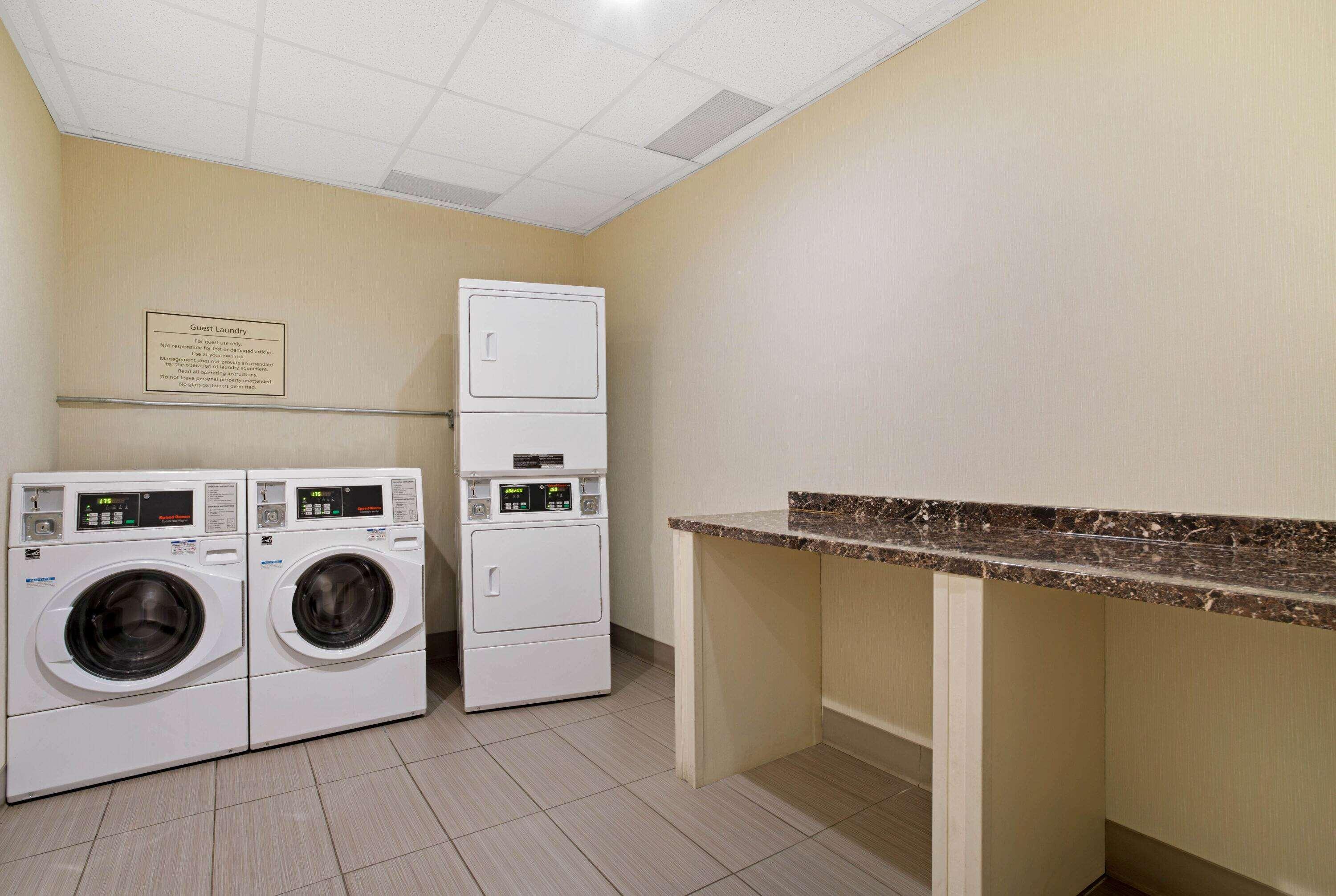 La Quinta By Wyndham Springfield Exterior foto